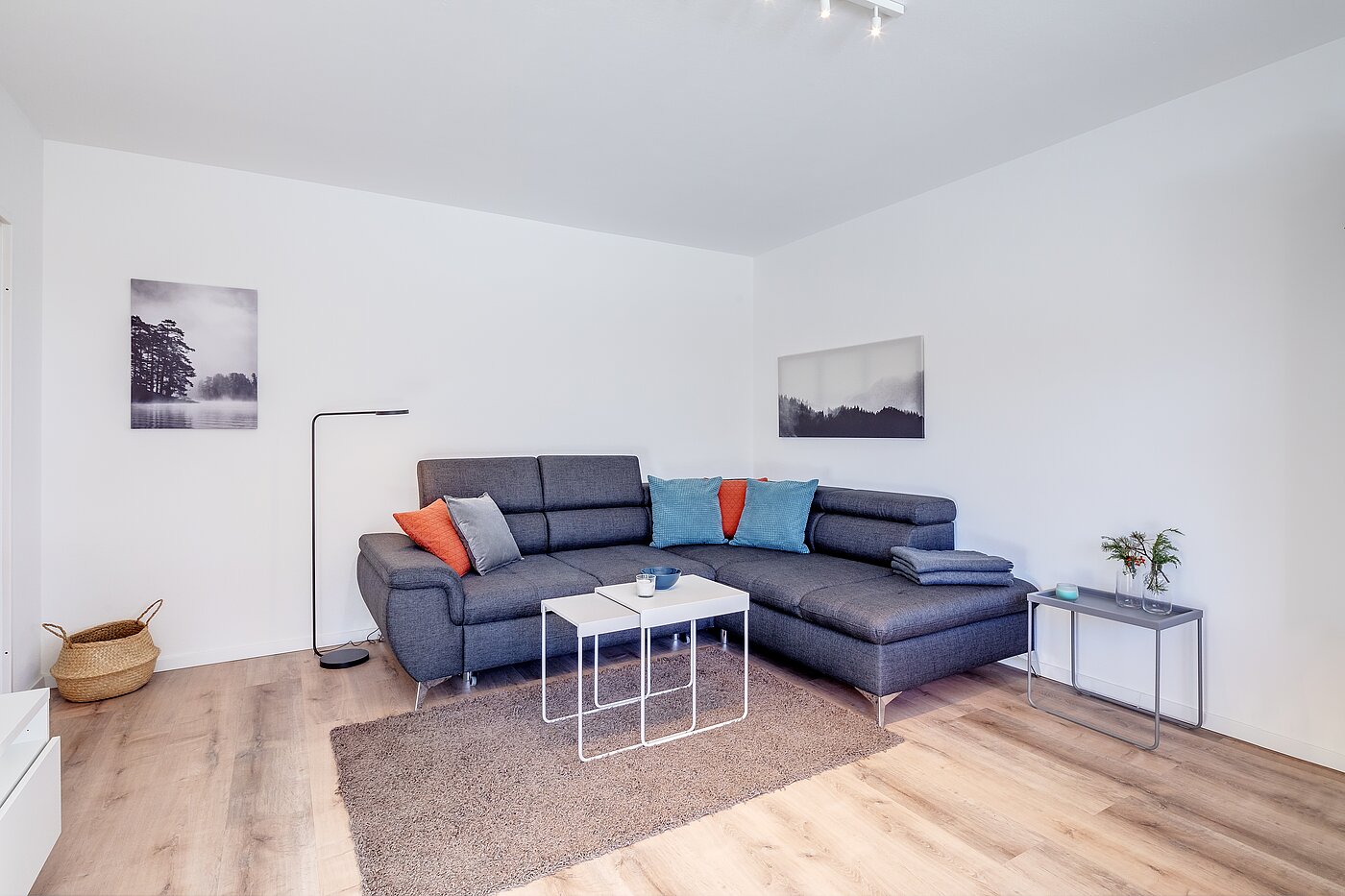 Appartement au rez-de-chaussée avec 2 pièces | München-Moosach | 70462 | Eckcouch