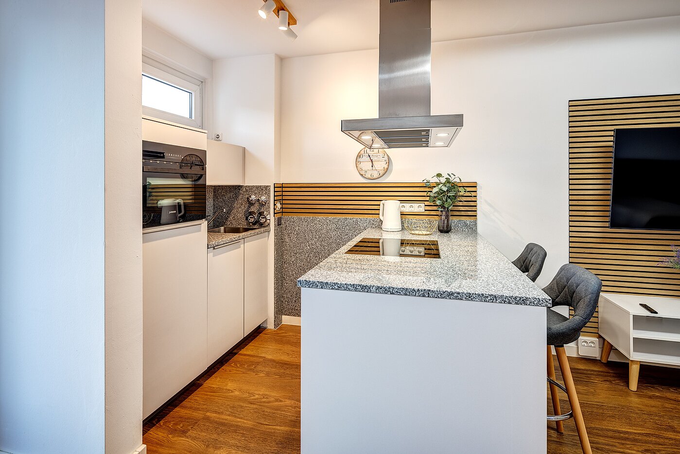 Apartment avec 1 pièce | München-Milbertshofen | 70183 | Große Arbeitsfläche