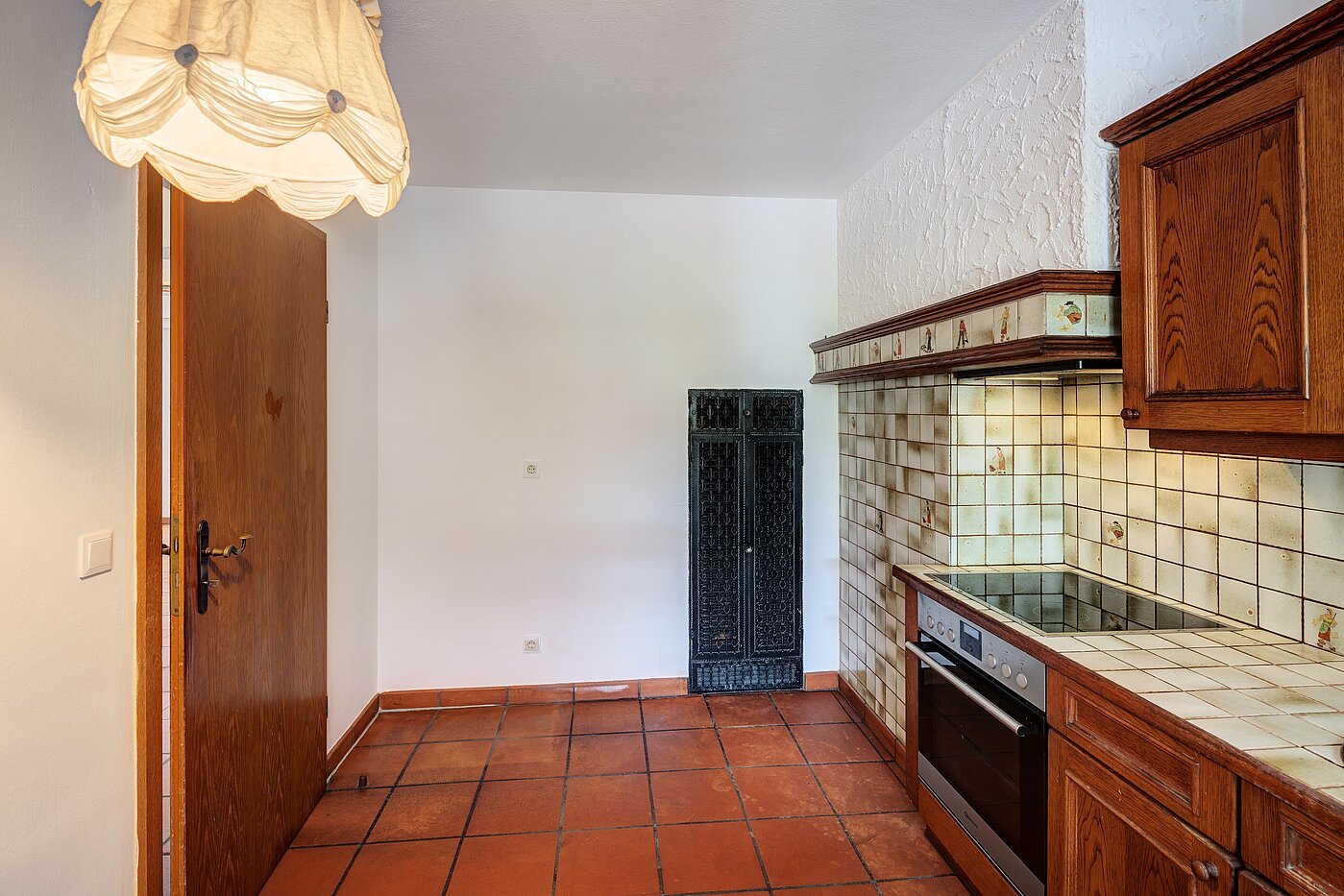 Maison d'angle mitoyenne avec 5 pièces | Penzberg | 701121 | Küche mit Cottaboden...