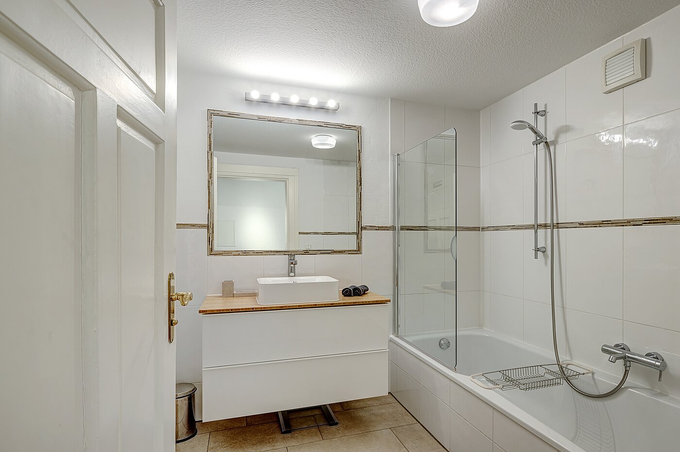 Appartement au dernier étage avec 4.5 pièces | München-Ludwigsvorstadt | 70461 | Bad