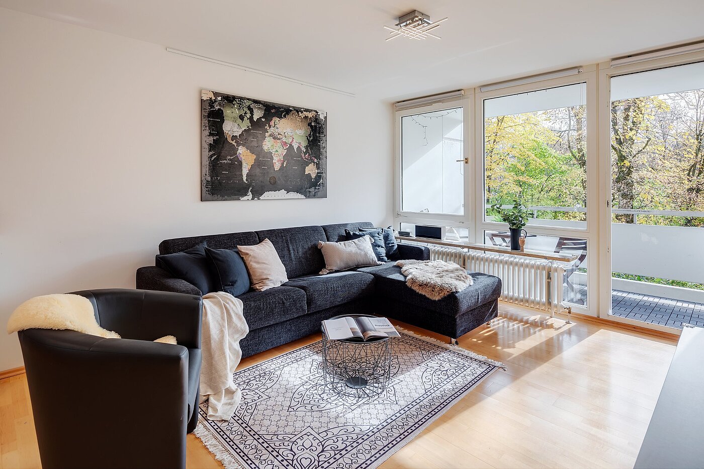 Appartement avec 3 pièces | München-Perlach | 2010ML5 | Helles Wohnzimmer mit Balkon
