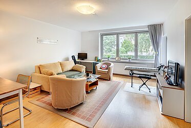 Maxvorstadt : Theresienstraße – Appartement dans un immeuble arrière au cœur de Munich