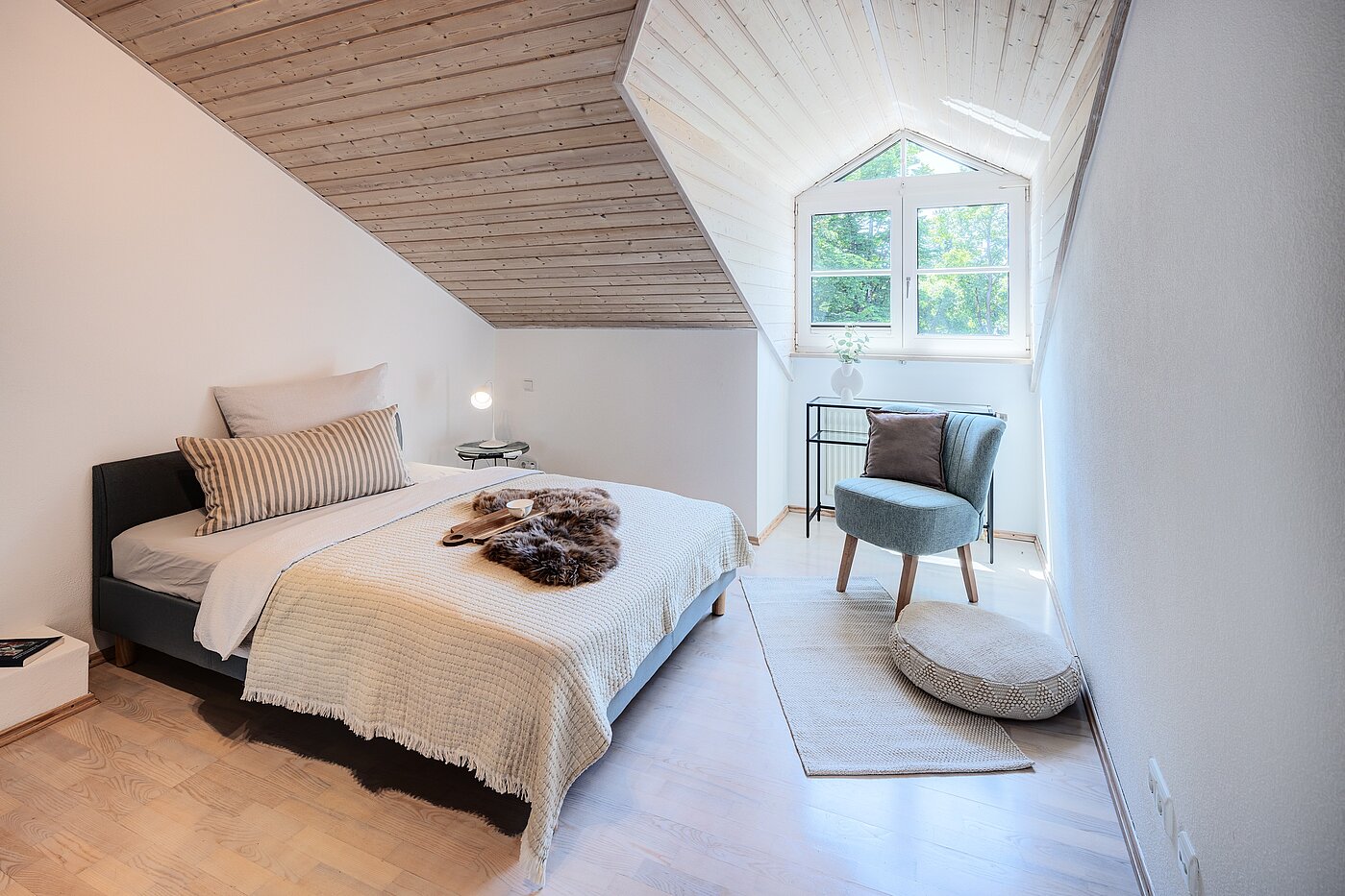 Appartement avec 2 pièces | München-Thalkirchen | 70241 | Helles Schlafzimmer...