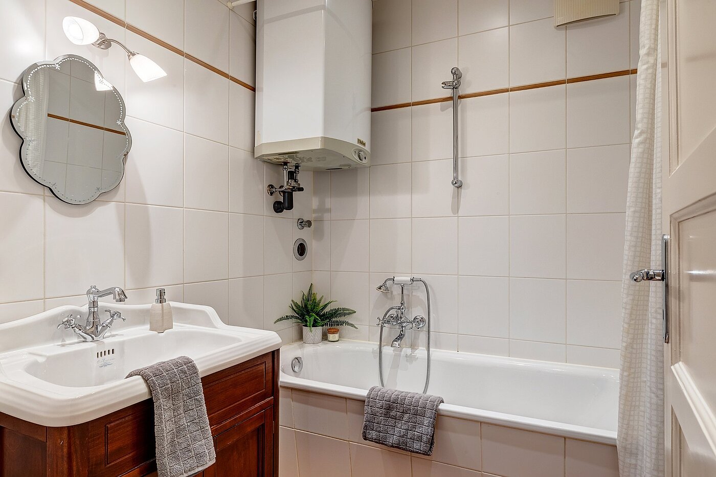 Appartement avec 2.5 pièces | München-Au | 2001ML9 | Bad mit Badewanne...