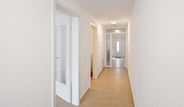 Propriété particulière avec 8 pièces | 70406 | Flur Erdgeschoss Gewerbe