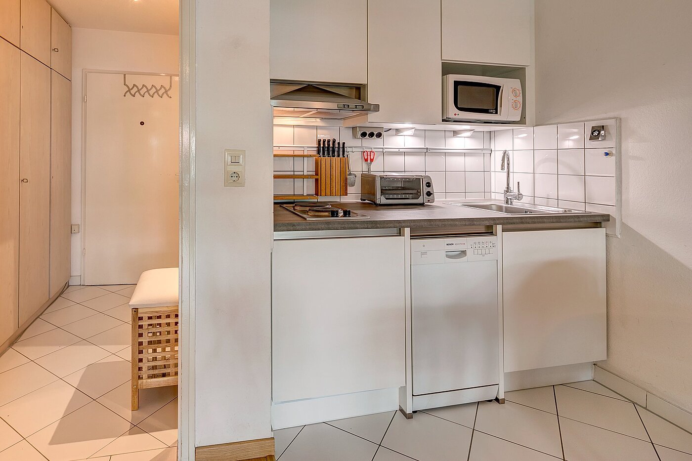 Rez-de-chaussée surélevé avec 1 pièce | München-Neuhausen | 1911ML10 | Apartmentküche