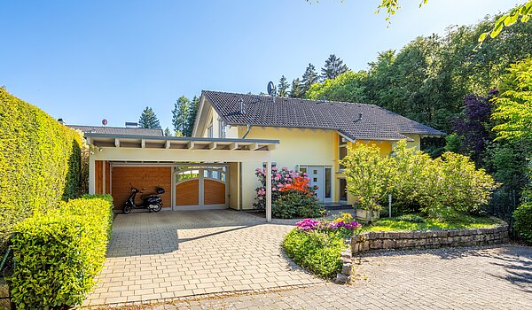 Maison individuelle avec 5 pièces | Icking | 70438 | Hausansicht mit Carport