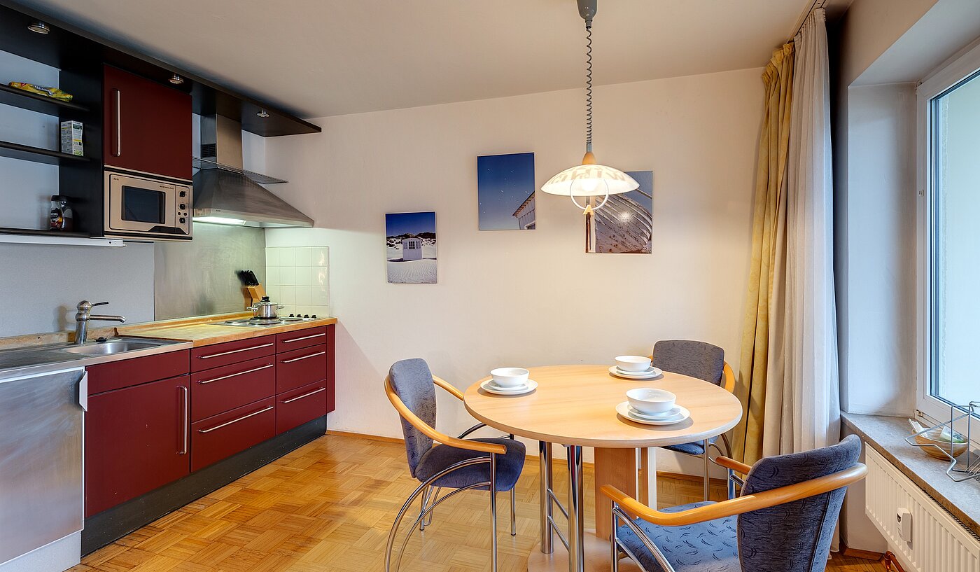 Appartement avec 1 pièce | Ottobrunn | 2301ML1 | Küchenzeile mit schönem Essplatz...