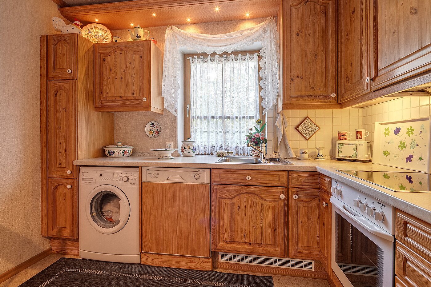 Appartement au rez-de-chaussée avec 3 pièces | München-Untermenzing | 1806ML6 | Küche mit Fenster