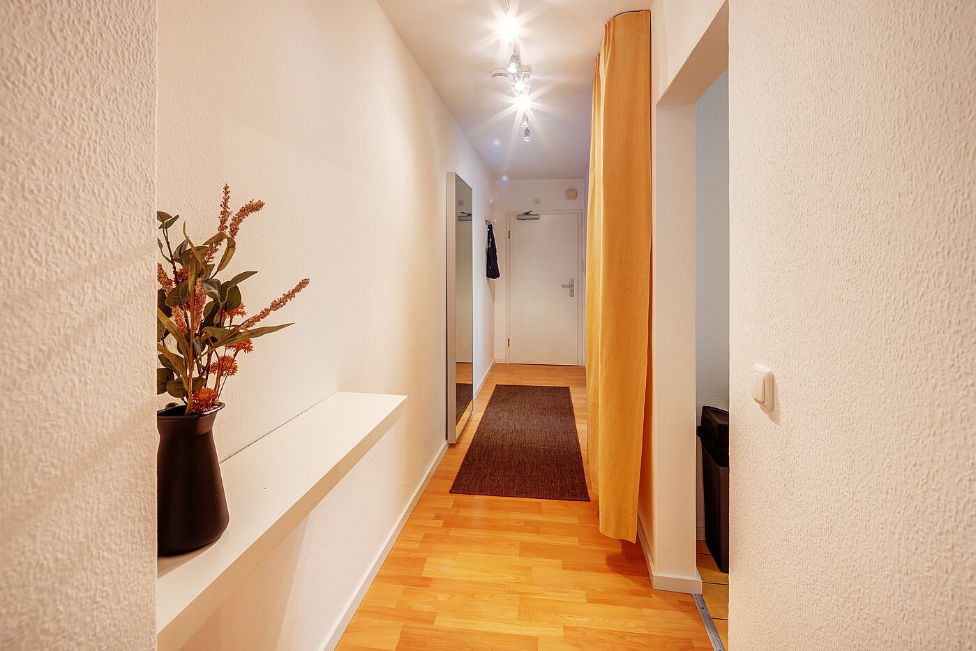 Appartement avec 2.5 pièces | München-Isarvorstadt | 70121 | Flur Richtung Eingang