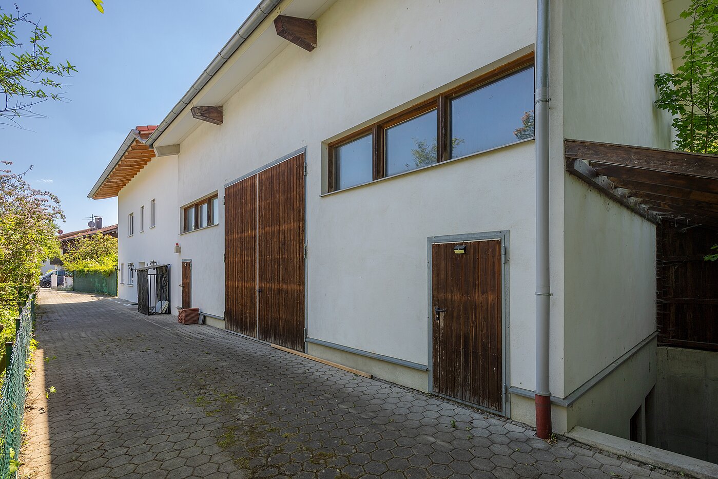 Propriété particulière avec 9 pièces | 70406 | Eingang Halle und Keller-Halle