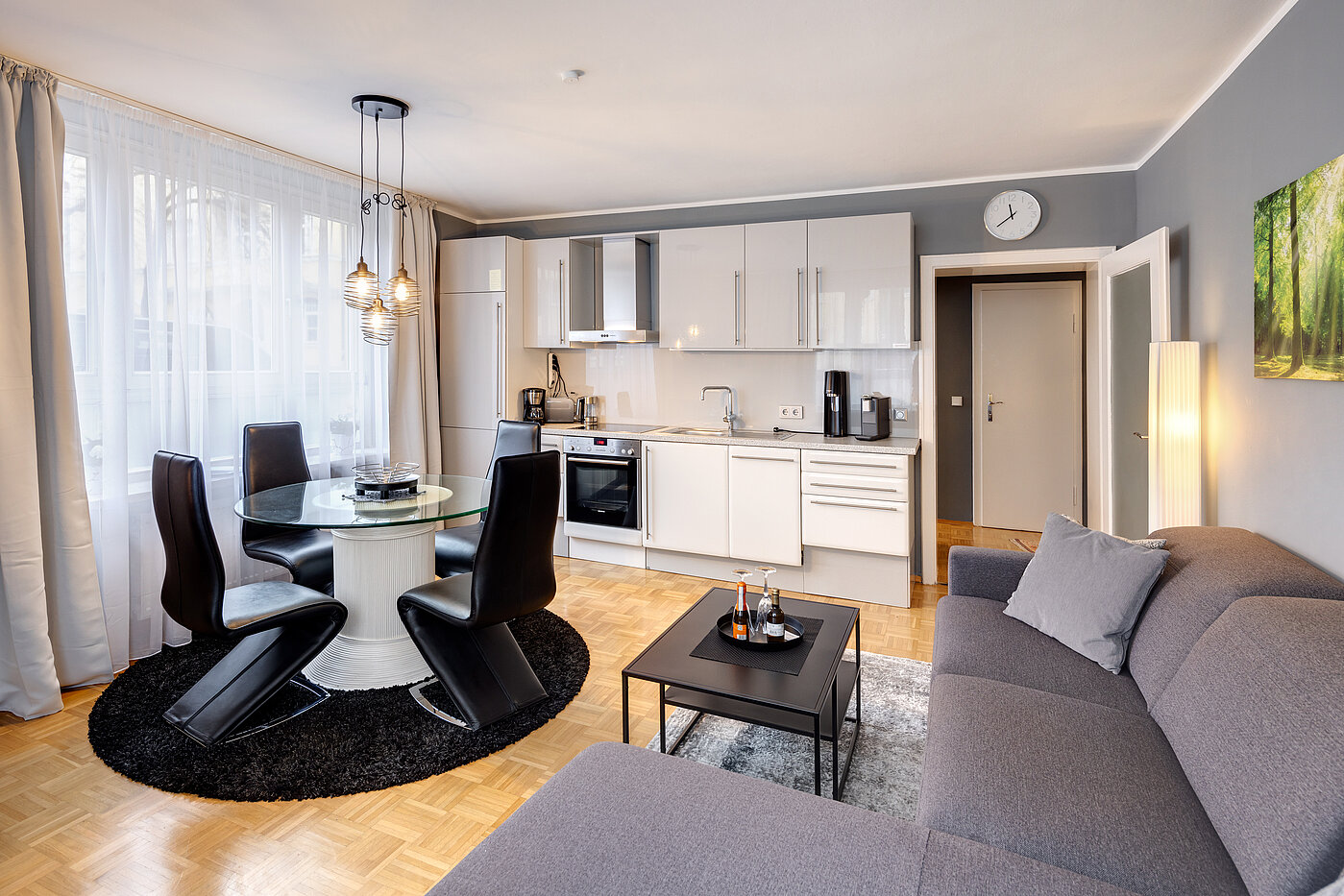 Appartement au rez-de-chaussée avec 2 pièces | 70219 | ...mit Platz zum Essen und Kochen