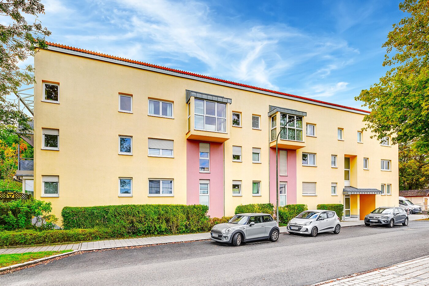 Appartement avec 2.5 pièces | Eching | 70100 | Gebäudeansicht mit Erkern