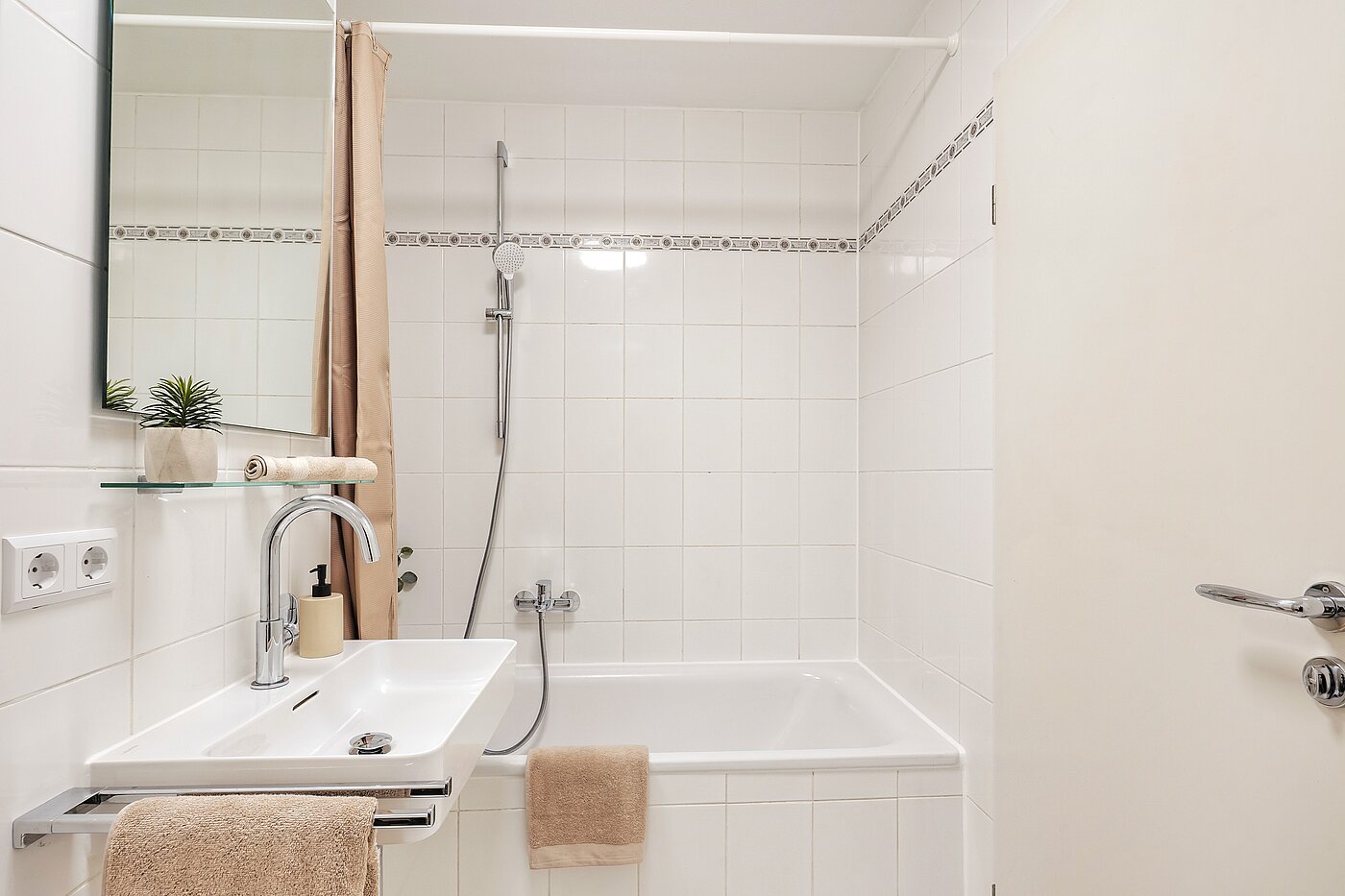 Appartement avec 2 pièces | München-Laim | 70226 | Badewannenbad mit...