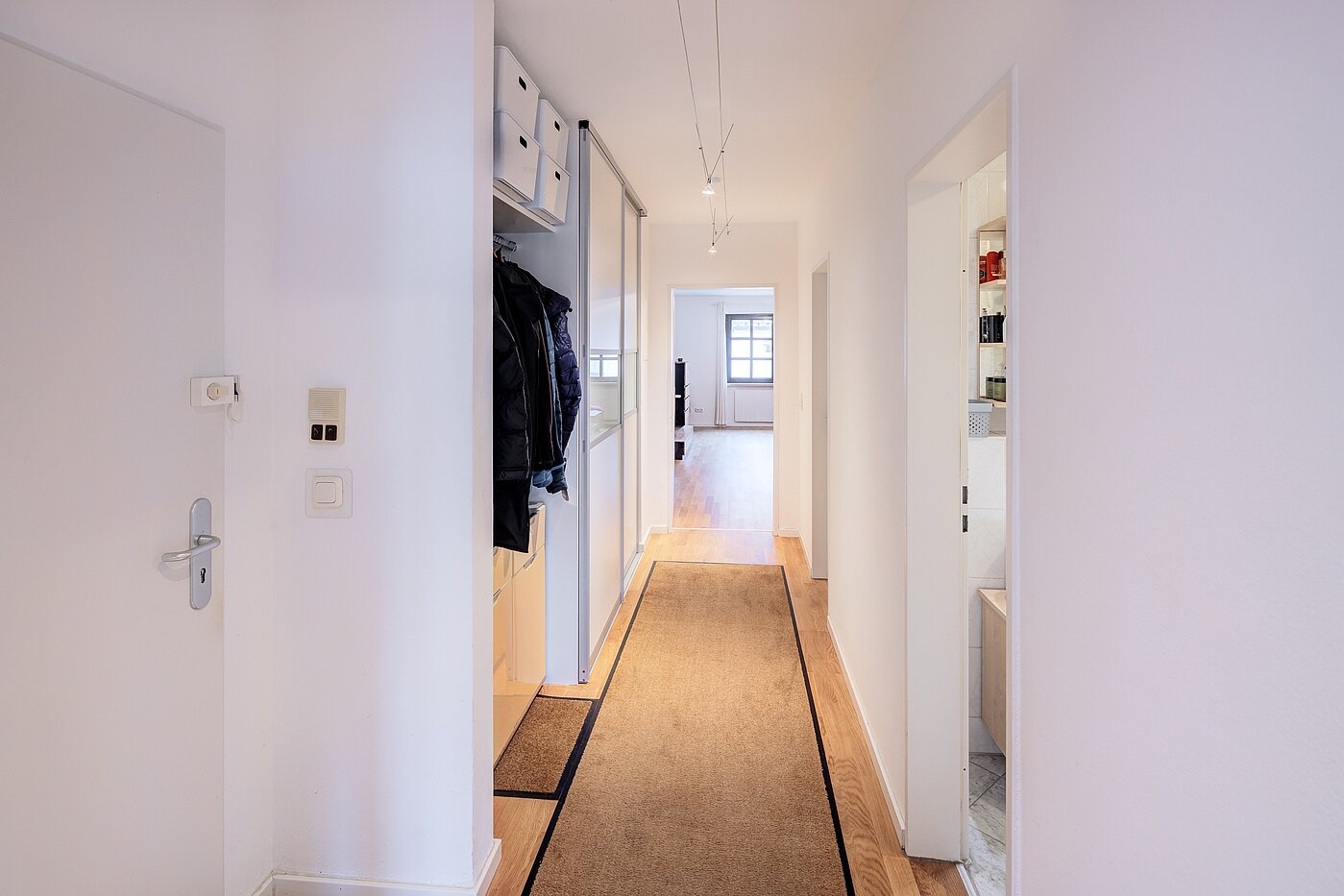 Appartement avec 2 pièces | 70206 | Diele mit...