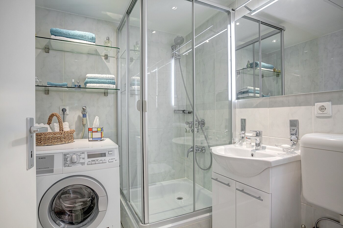 Appartement avec 1 pièce | München-Moosach | 70092 | Duschbad mit Waschtrockner