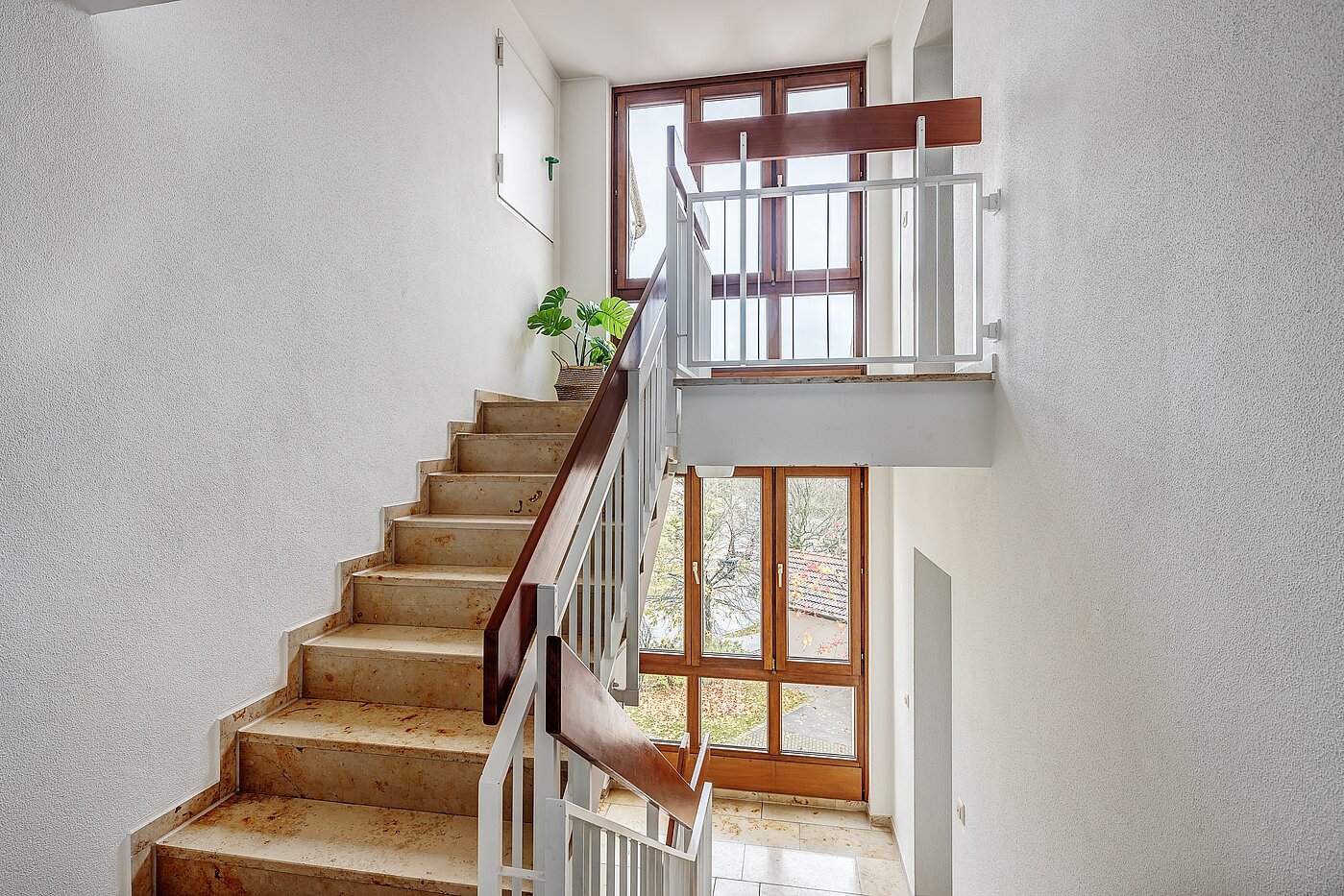 Appartement avec 2 pièces | Germering | 70029 | Treppenhaus