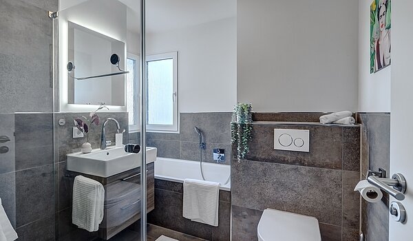 Appartement avec 4 pièces | Ismaning | 700081 | Stilvolles Badezimmer
