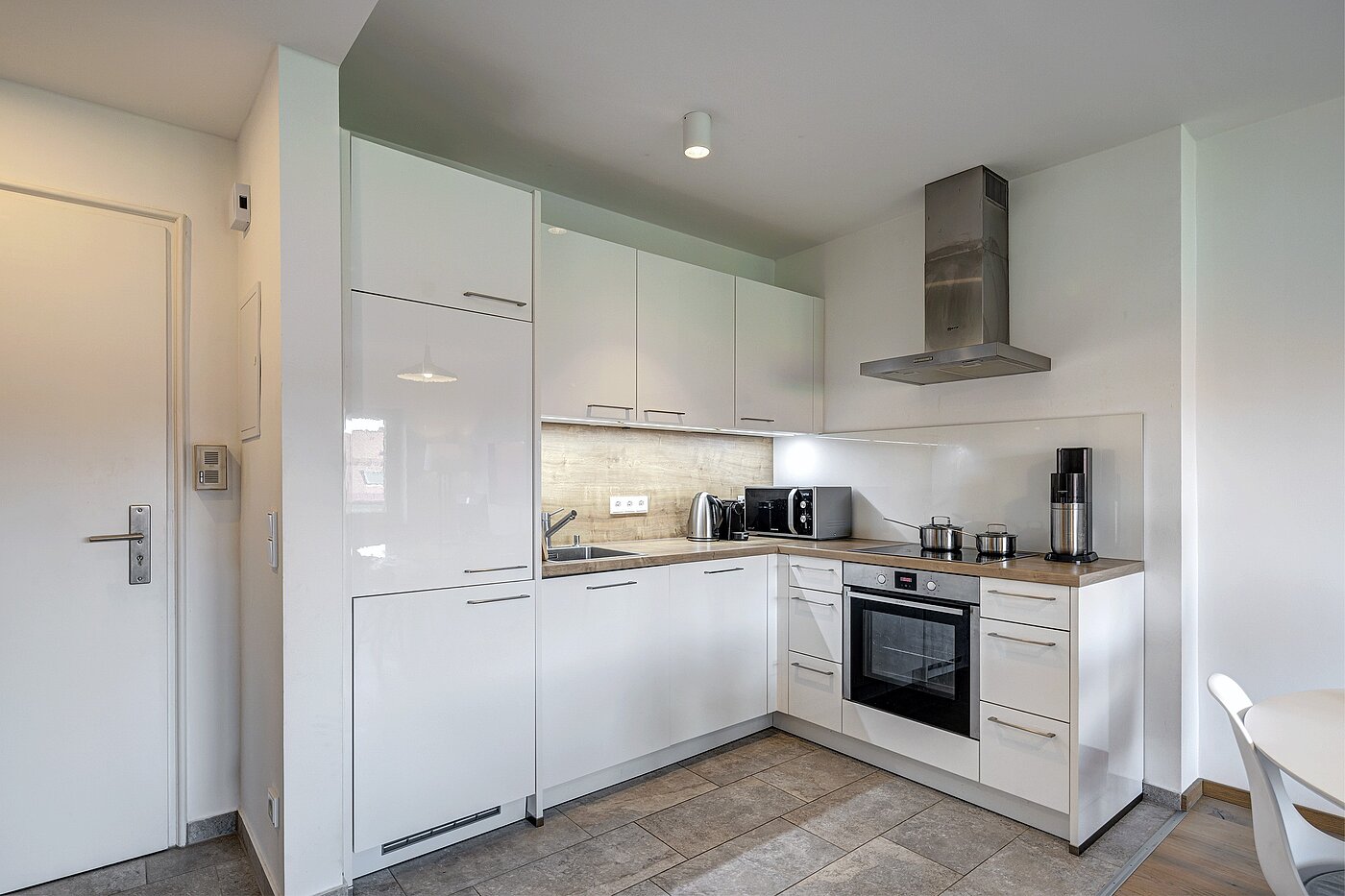 Apartment avec 1 pièce | München-Schwabing | 70198 | ...chicer Einbauküche und...