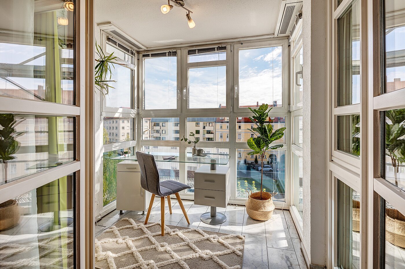 Appartement avec 2 pièces | München-Schwabing | 2205ML71 | Blick in den Wintergarten mit Arbeitsplatz