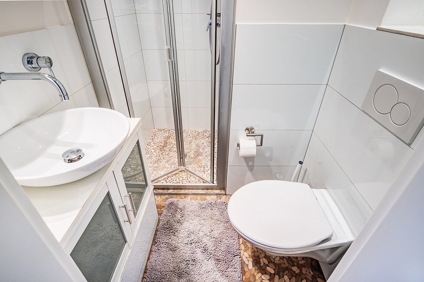 Appartement au rez-de-chaussée avec 4 pièces | München-Neuhausen | 70471 | Weiß gefliestes Bad...