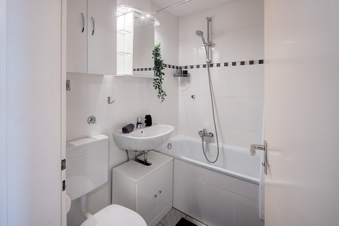 Apartment avec 1 pièce | München-Forstenried | 70190 | ...mit Badewanne