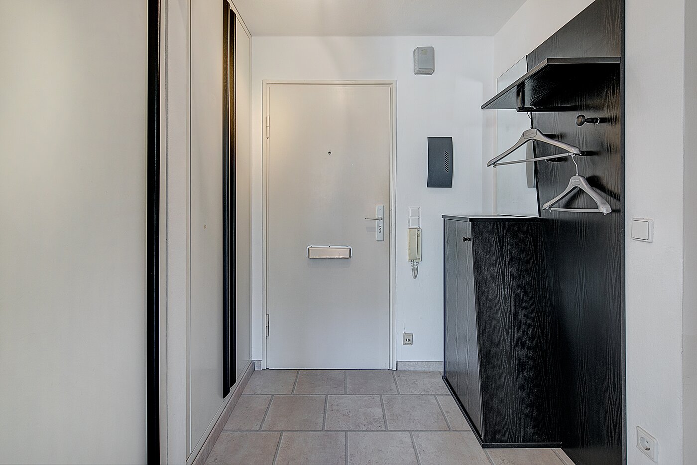 Apartment avec 1 pièce | München-Feldmoching | 70484 | Flur mit Garderobe