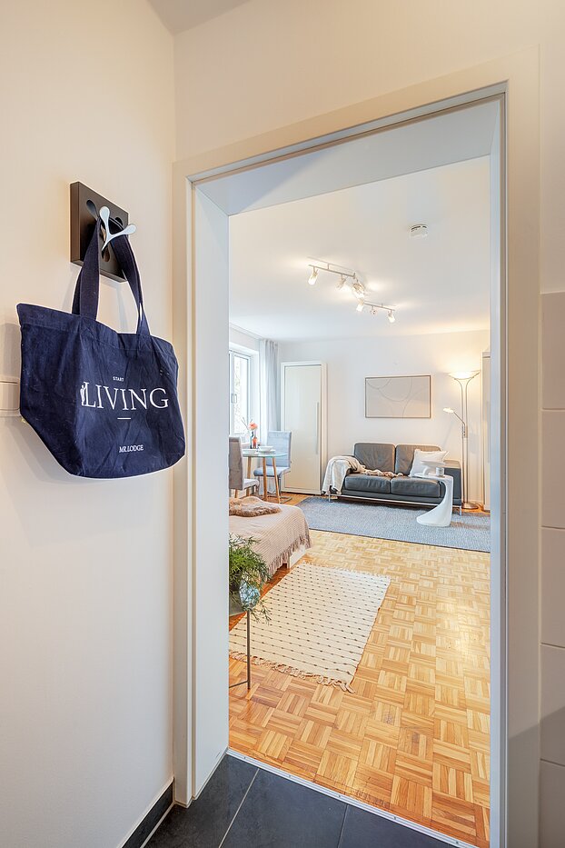 Apartment avec 1 pièce | München-Schwabing | 70200 | Blick vom Eingang kommend