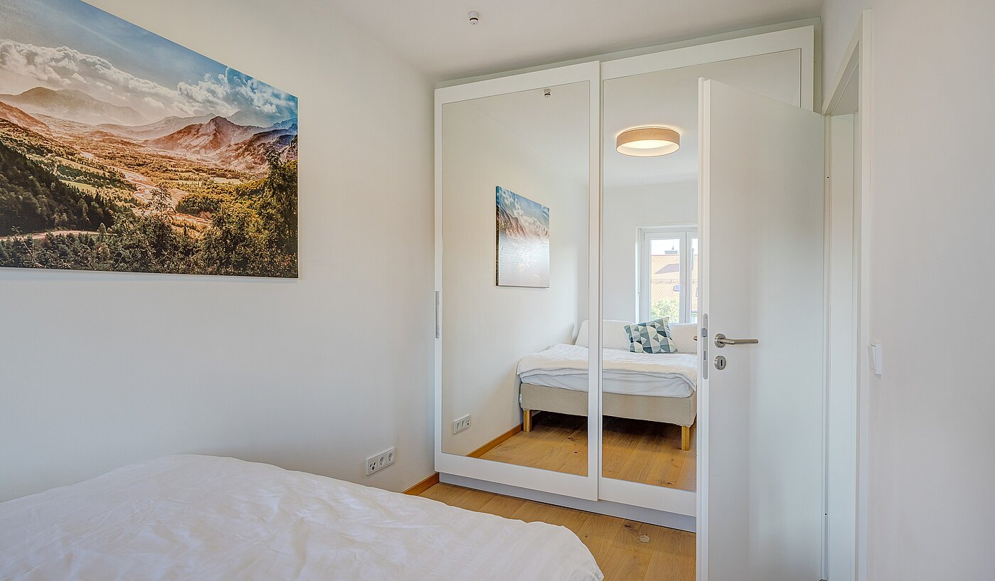 Apartment avec 1 pièce | München-Schwabing | 70198 | Kleiderschrank mit Stauraum