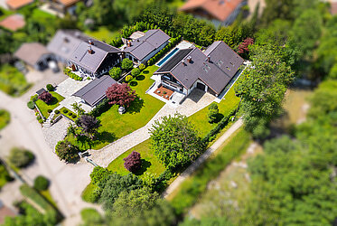 Une perle rare au bord du lac Tegernsee : ensemble de maisons de campagne haut de gamme à Abwinkel