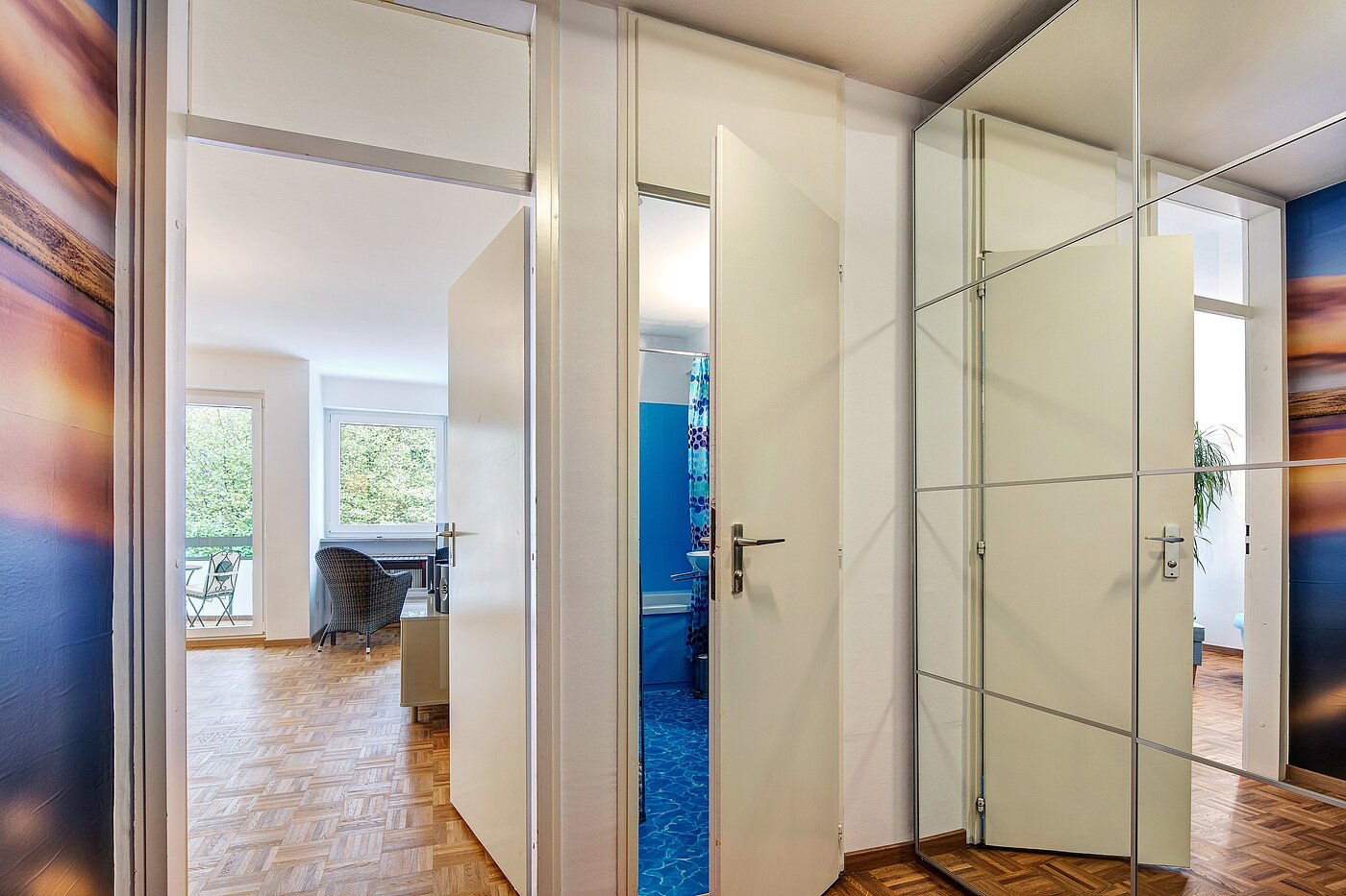 Appartement avec 1.5 pièces | München-Sendling-Westpark | 2207ML4 | ...mit Spiegelschrank