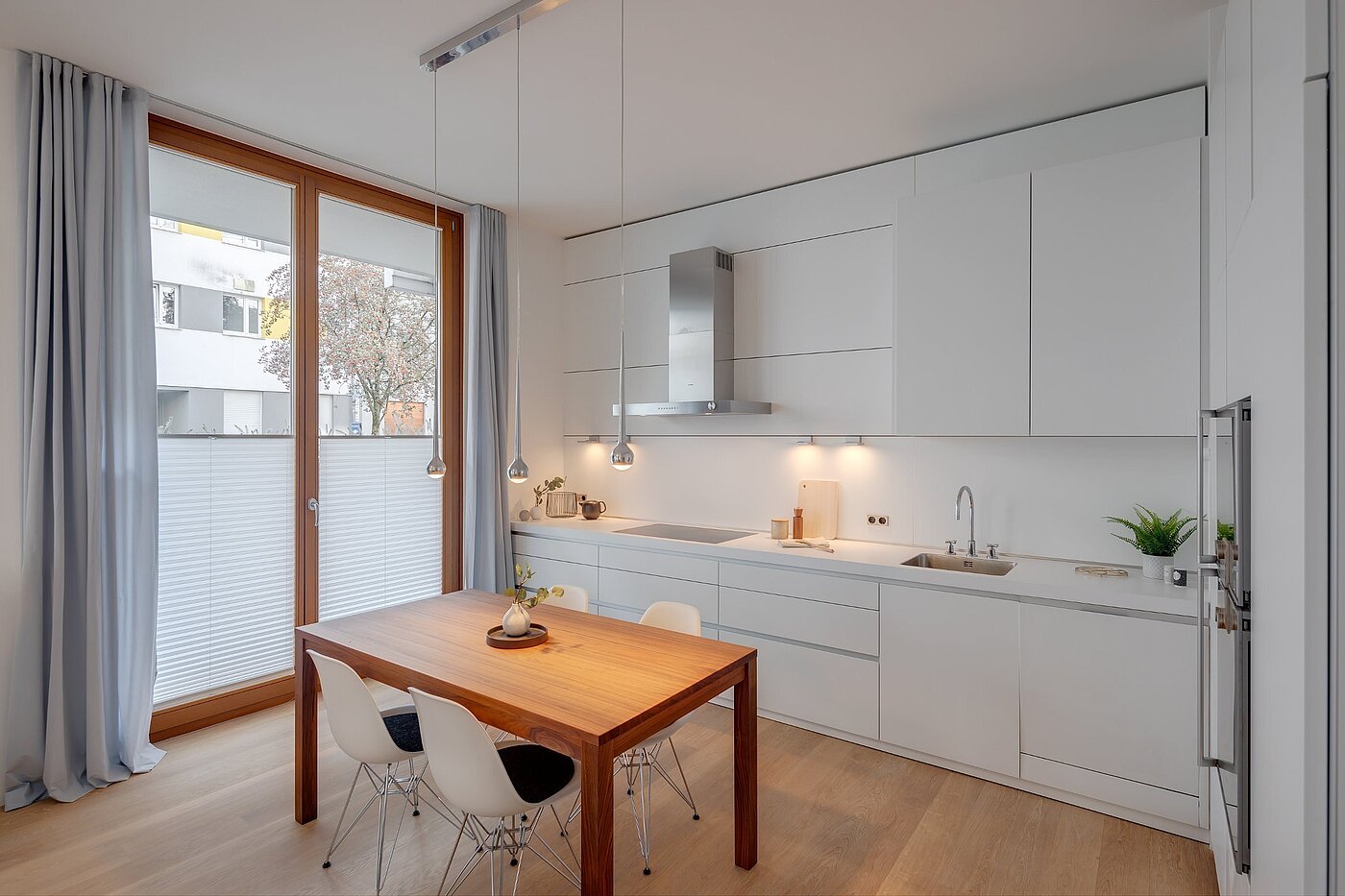 Rez-de-chaussée surélevé avec 3 pièces | München-Sendling | 2009ML8 | ...und die Designer-Küche