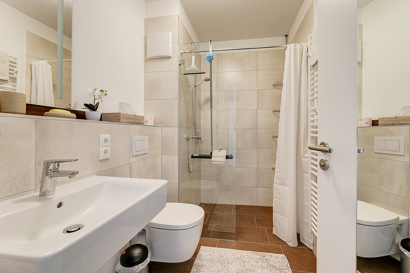 Appartement au rez-de-chaussée avec 1 pièce | München-Milbertshofen | 2202ML8 | Geschmackvolles Bad mit Bodengleicher Dusche...