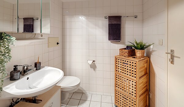 Appartement avec 2 pièces | München-Sendling-Westpark | 2204ML2 | Weiß gefliestes Bad...