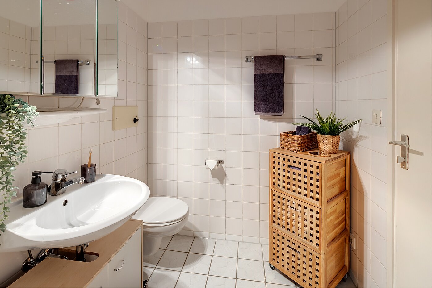 Appartement avec 2 pièces | München-Sendling-Westpark | 2204ML2 | Weiß gefliestes Bad...