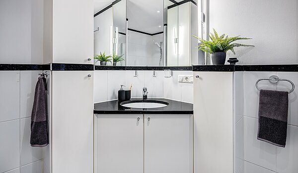 Appartement avec 3 pièces | München-Schwabing | 2202ML12 | Der Waschtisch geschickt platziert