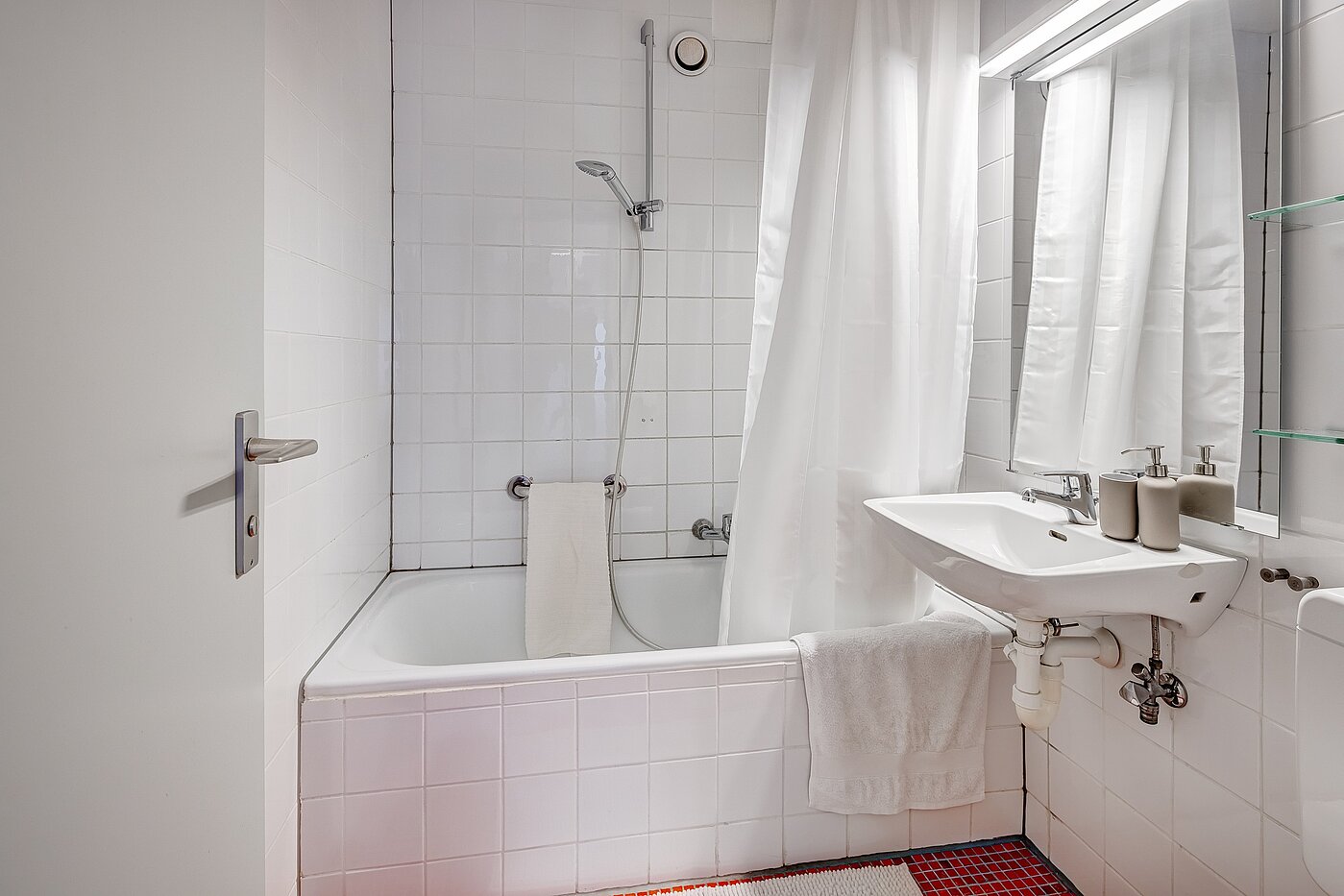 Appartement avec 1 pièce | München-Maxvorstadt | 2110ML8 | Bad mit Wanne
