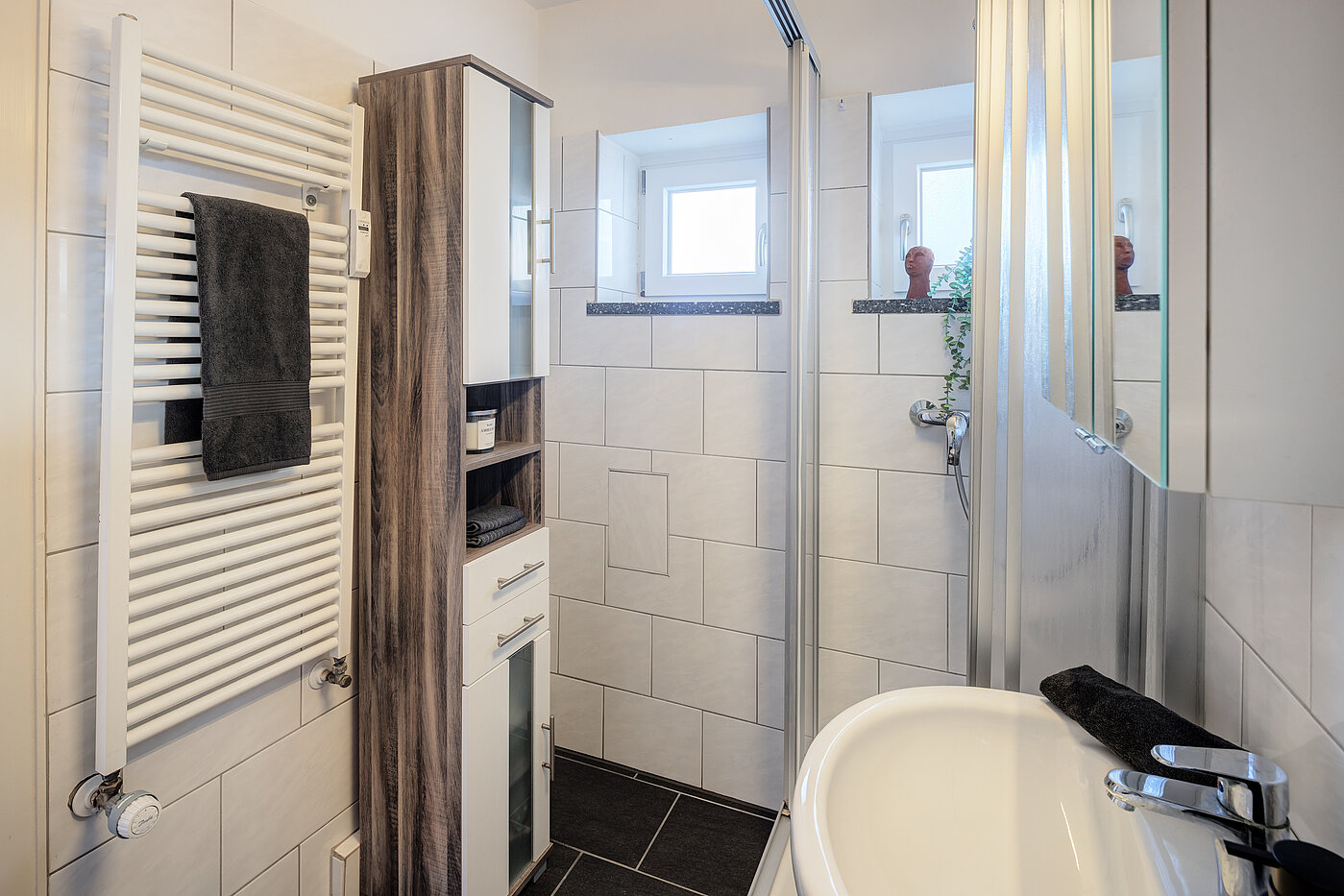 Apartment avec 1 pièce | München-Schwabing | 70211 | Handtuchheizkörper...