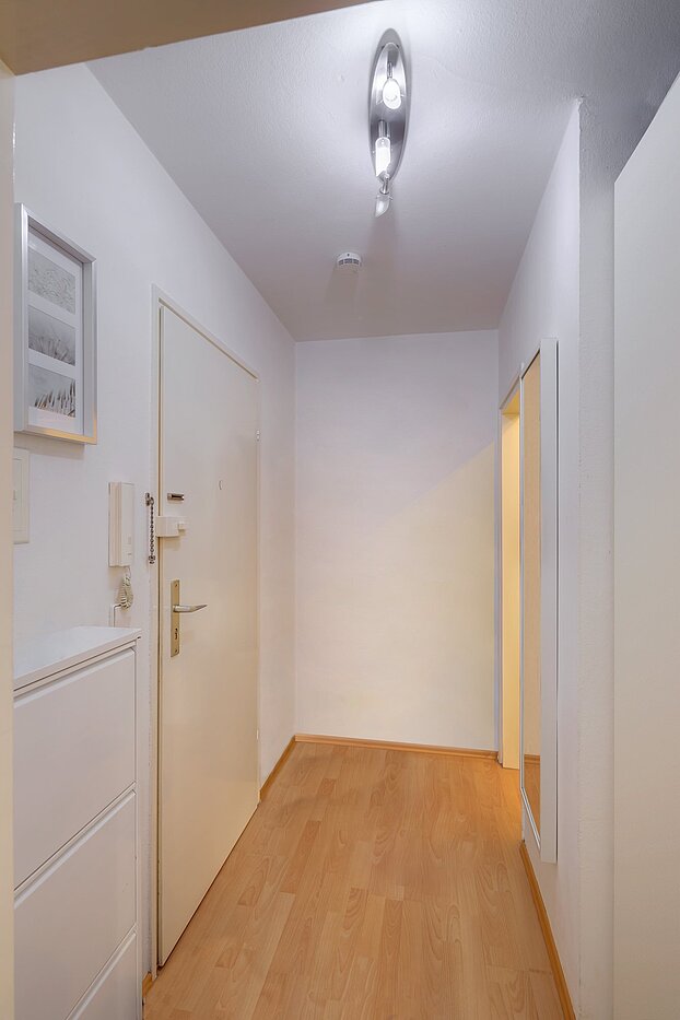 Appartement avec 1 pièce | München-Obergiesing | 2104ML3 | Flur mit Schrank im Eck