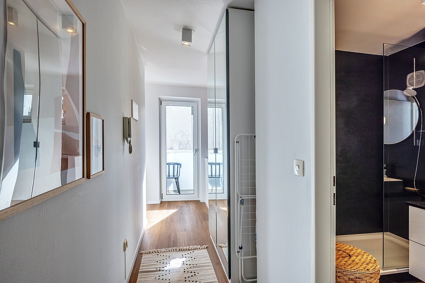 Appartement avec 1 pièce | München-Maxvorstadt | 700022 | Flur Richtung Bad & Küche