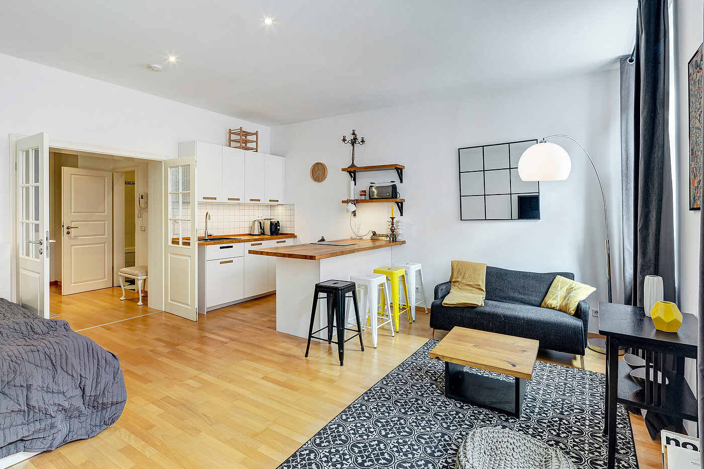 Appartement avec 1 pièce | München-Ludwigsvorstadt | 70388 | Wohn- und Schlafbereich