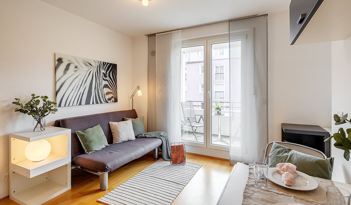 Appartement avec 1 pièce | München-Pasing | 2108ML2 | Wohnbereich mit kl. Gästebett