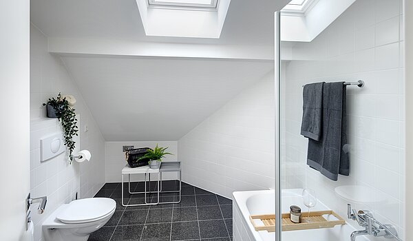 Appartement au dernier étage avec 1 pièce | München-Sendling | 700402 | Badezimmer mit Wanne