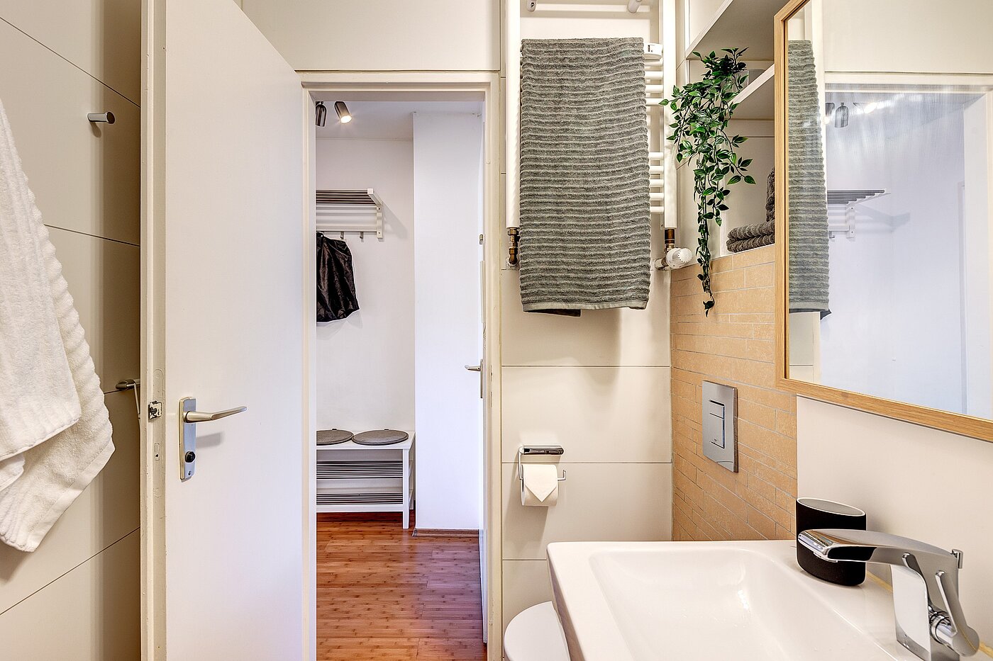 Appartement avec 1 pièce | München-Schwabing | 2210ML3 | ...und Handtuchheizkörper