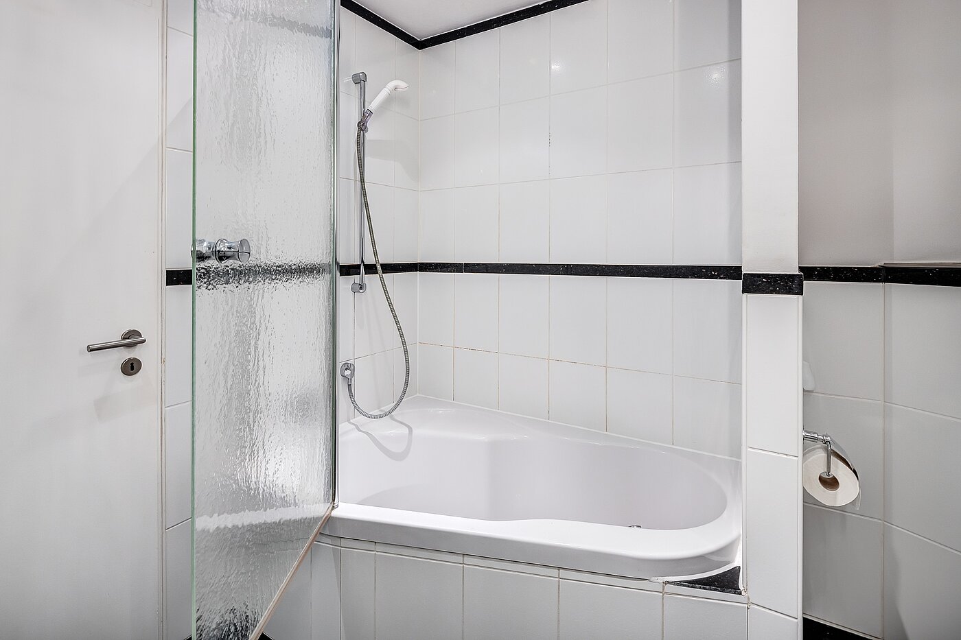 Appartement avec 3 pièces | München-Schwabing | 2202ML12 | ...mit ergonomischer Badewanne