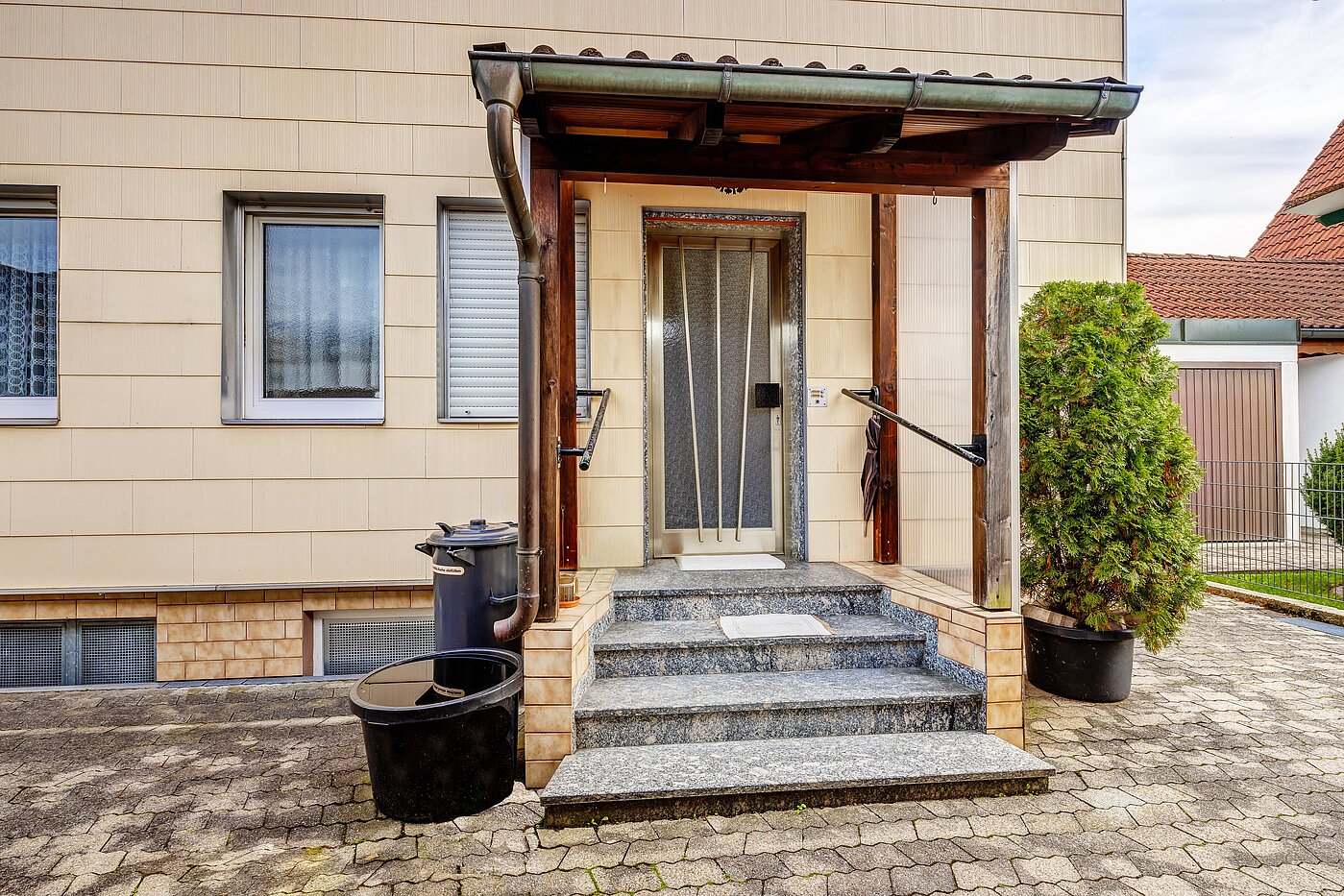 Maison individuelle avec 6 pièces | Unterschleißheim | 2209ML7 | Hauseingang