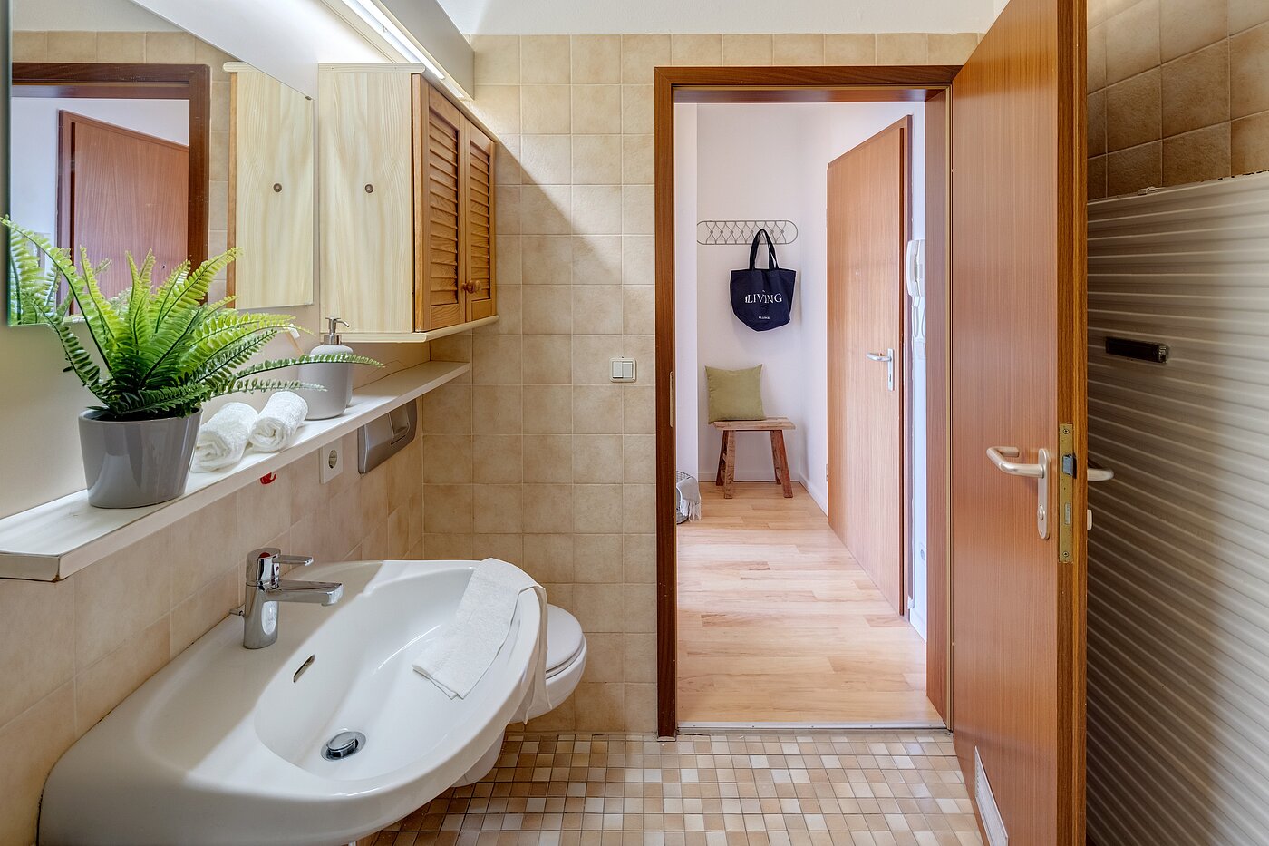 Appartement avec 1 pièce | Starnberg | 2202ML2 | Vom Bad in den Flur