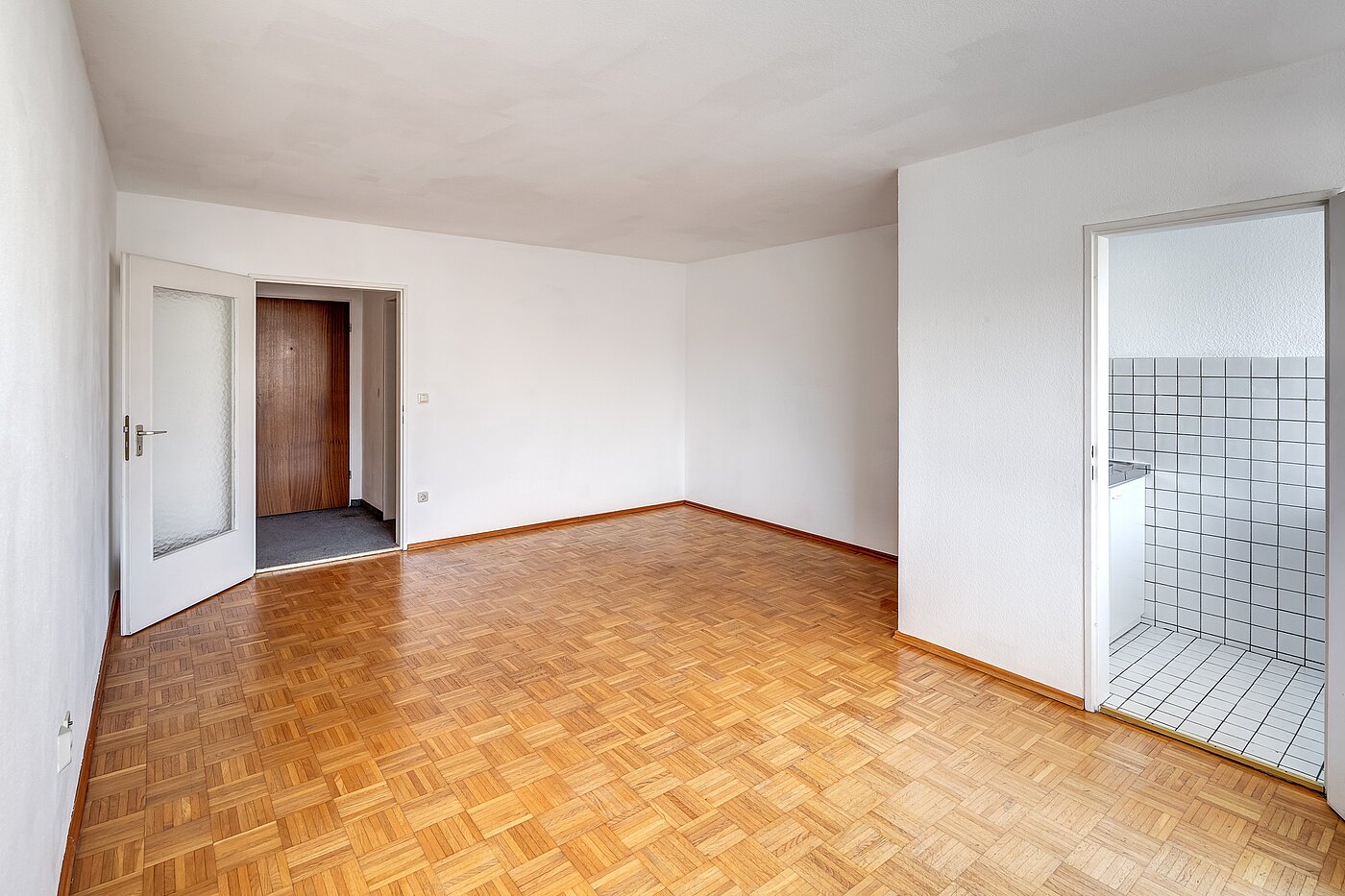 Appartement avec 2 pièces | München-Freimann | 70158 | Wohnzimmer mit viel Stellmöglichkeiten
