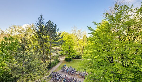 Appartement avec 2 pièces | München-Sendling-Westpark | 2204ML2 | ...Blick auf das parkähnliche Grundstück