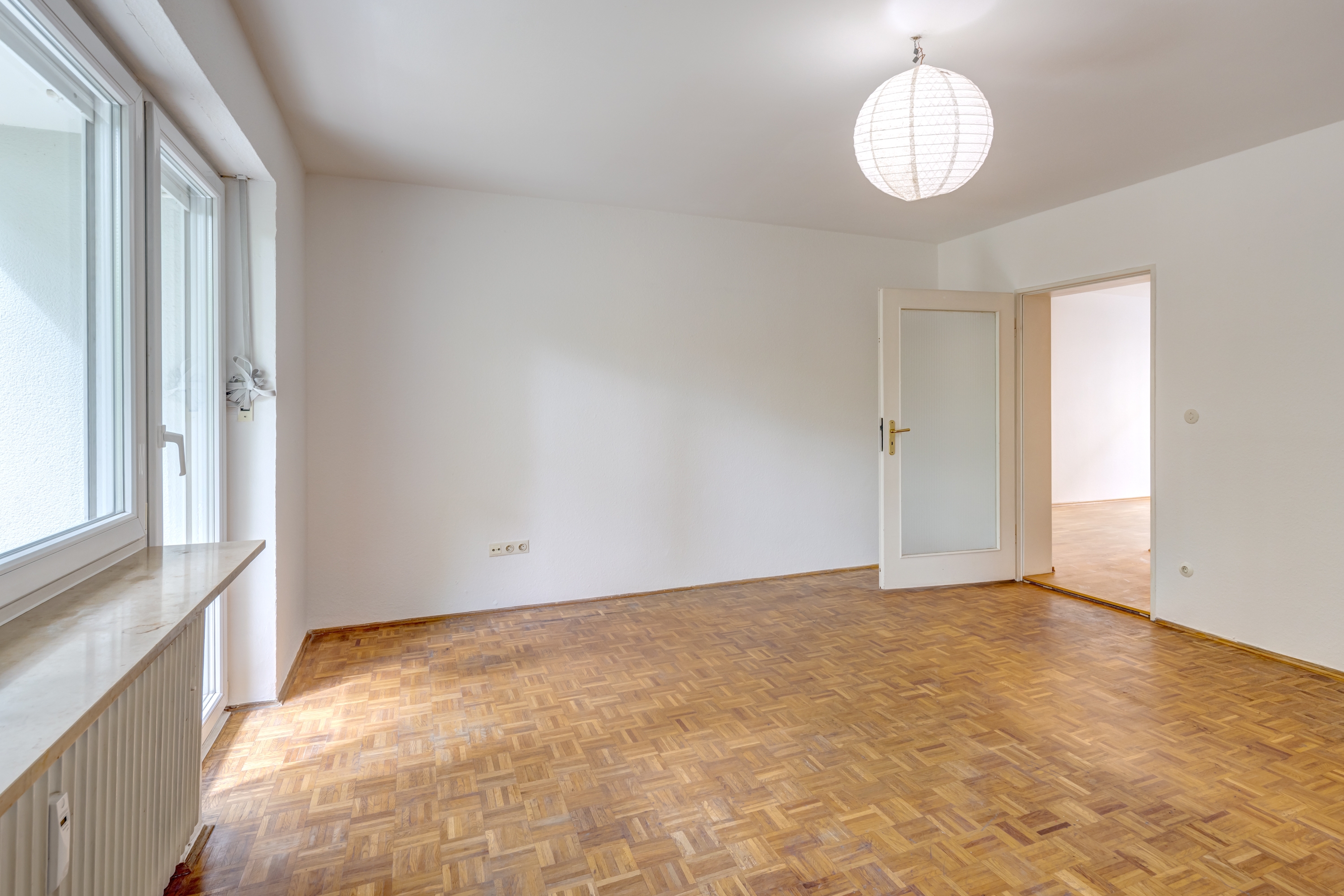 Rez-de-chaussée surélevé avec 2.5 pièces | München-Schwabing | 70441 | Wohnzimmer | Thumbnail